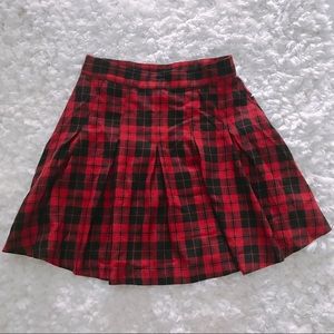 H&M DIVIDED Red and Black Plaid Pleated Skirt